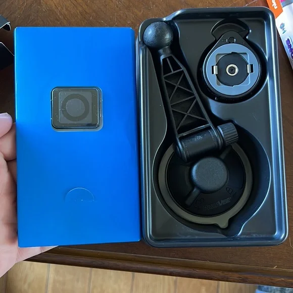 LifeProof suction mount - Picture 3 of 4